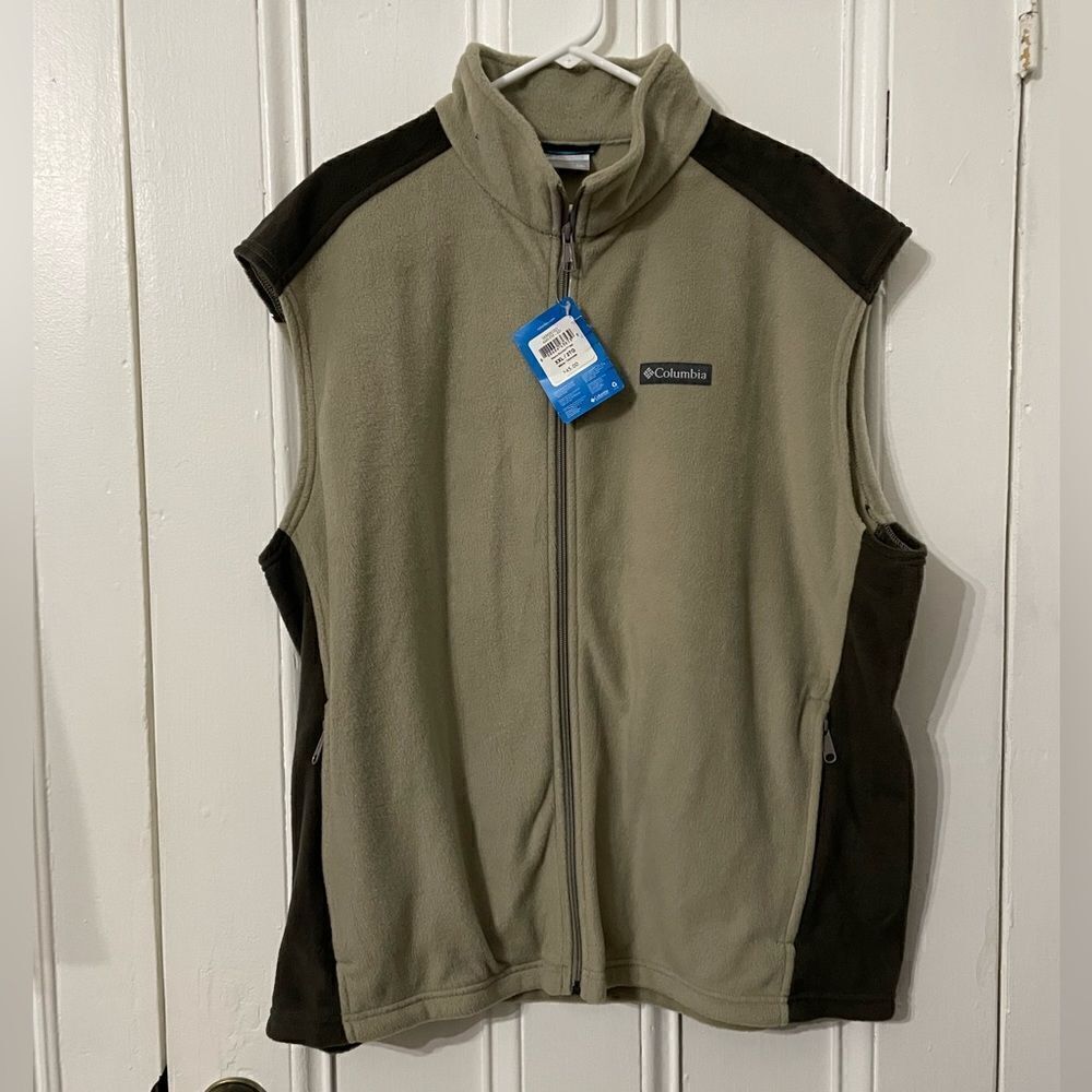 Columbia vest NWT 